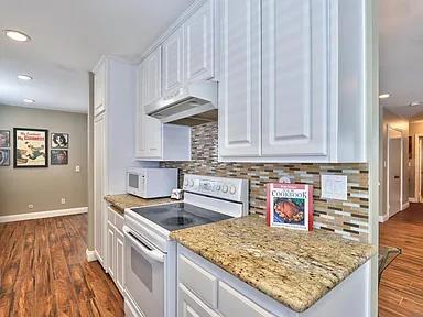 Image 9 of 23 For 11314 Almazon Street