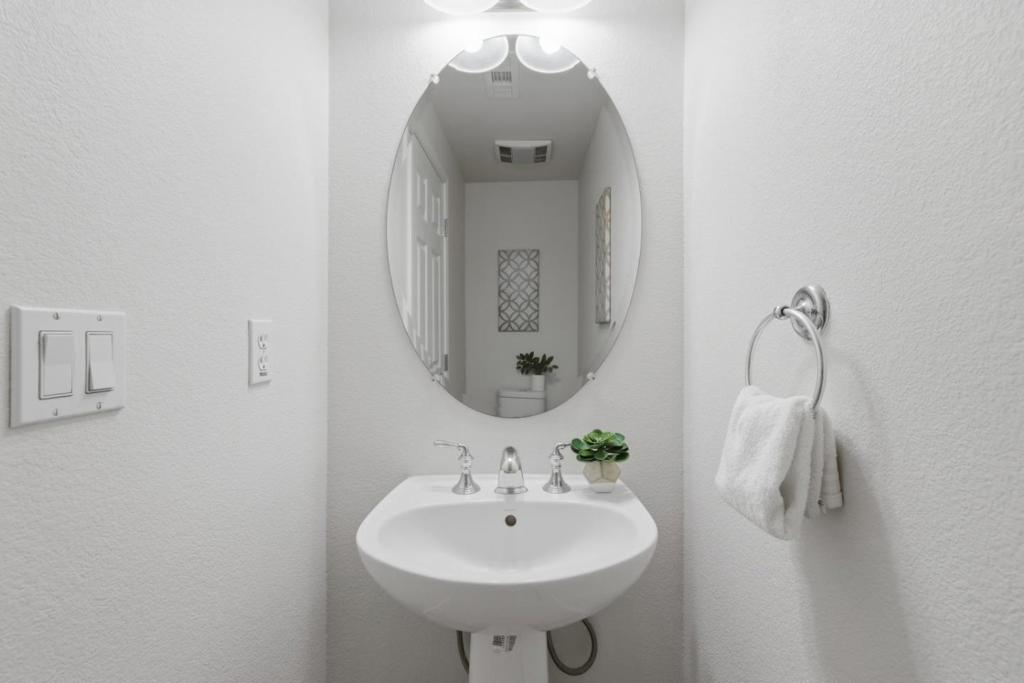 https://media.crmls.org/mediaz/2edbe491-f90f-4e09-b3c7-1b784d0f1484.jpg?preset=X-Large