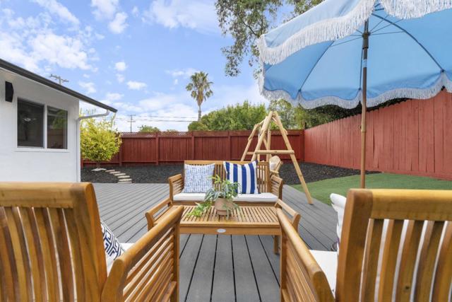 5540 Michigan Boulevard, Concord CA: https://media.crmls.org/mediaz/2edc8364-3e5b-4c27-834a-30787c0a55bc.jpg