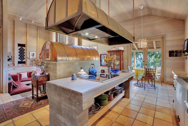 31 Asoleado Place, Carmel Valley CA: https://media.crmls.org/mediaz/2edcfc09-d386-4544-946c-beff15f1c71c.jpg