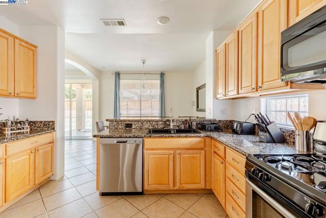 50289 San Capistrano Drive, Coachella CA: https://media.crmls.org/mediaz/2edd97bb-c1f8-4464-85fc-70850d497e1b.jpg