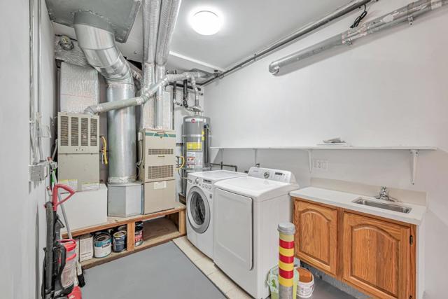 163 Lee Avenue, San Francisco CA: https://media.crmls.org/mediaz/2edebc7a-655b-48f7-be73-e91eac11a029.jpg