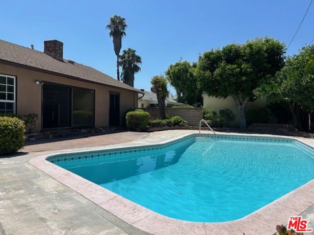 12825 Waddell Street, Valley Village CA: https://media.crmls.org/mediaz/2edfd77b-4e4d-4750-aa84-b34f3a8bfe44.jpg