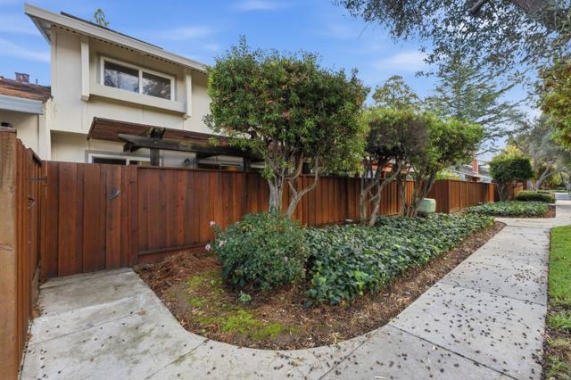 10969 Northshore Square, Cupertino CA: https://media.crmls.org/mediaz/2ee071e3-7444-4360-968e-640a53ba27bc.jpg