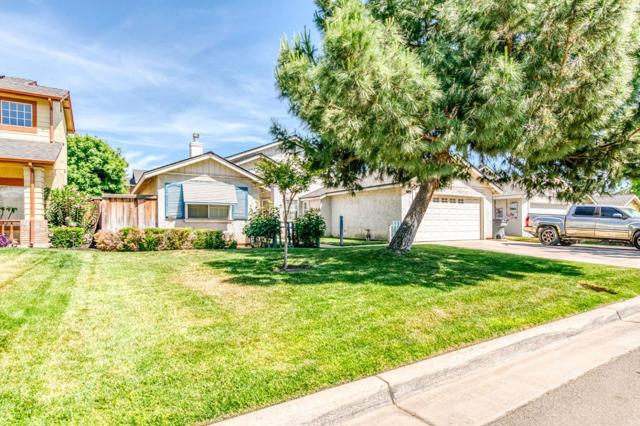 2670 N Katy Avenue, Fresno CA: https://media.crmls.org/mediaz/2ee0874c-06ac-4203-8c55-b788ab67621f.jpg