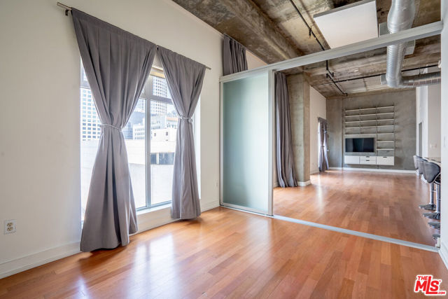 645 W 9th Street, Los Angeles CA: https://media.crmls.org/mediaz/2ee0a3c9-7828-4abe-a0f1-d4c2ed0a40ff.jpg