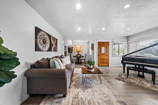 Detail Gallery Image 6 of 35 For 647 Claire Ave, Chula Vista,  CA 91910 - 4 Beds | 2 Baths