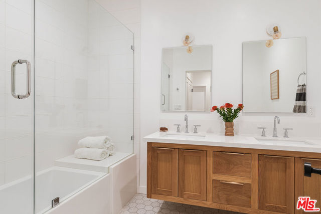 Image 24 of 38 For 4052 Jennings Drive