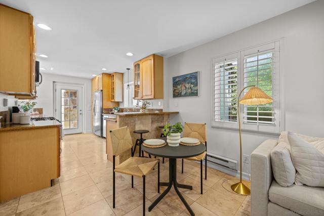 1568 Pacific Beach Dr, San Diego CA: https://media.crmls.org/mediaz/2ee0f2aa-0f5e-4479-88b9-92cdaf2d12be.jpg