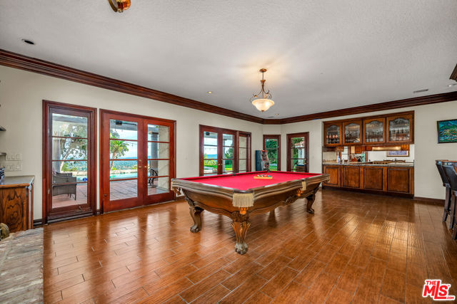 6024 Woodland View Drive, Woodland Hills CA: https://media.crmls.org/mediaz/2ee17d9d-6348-4253-9bef-1076d35a8866.jpg