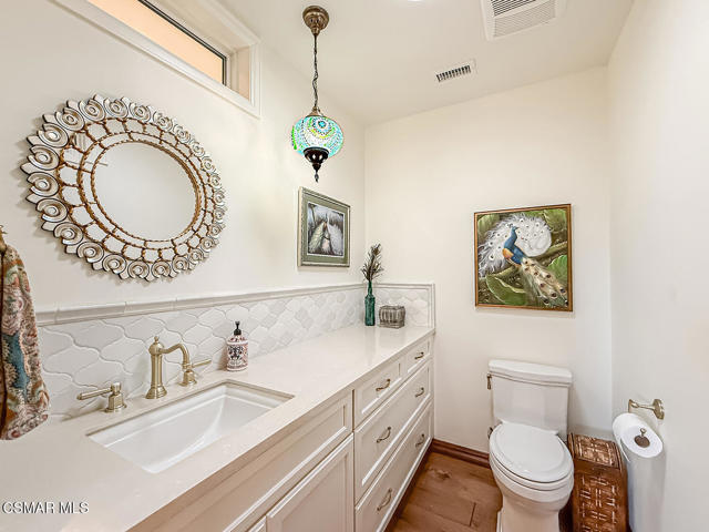 4255 Saddlecrest Lane, Westlake Village CA: https://media.crmls.org/mediaz/2ee19023-56f0-486d-829b-beced9aeddc6.jpg