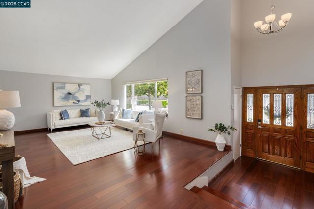 169 Larkwood Cir, Danville CA: https://media.crmls.org/mediaz/2ee21c29-b82a-48e1-a82f-1a6e0b609409.jpg