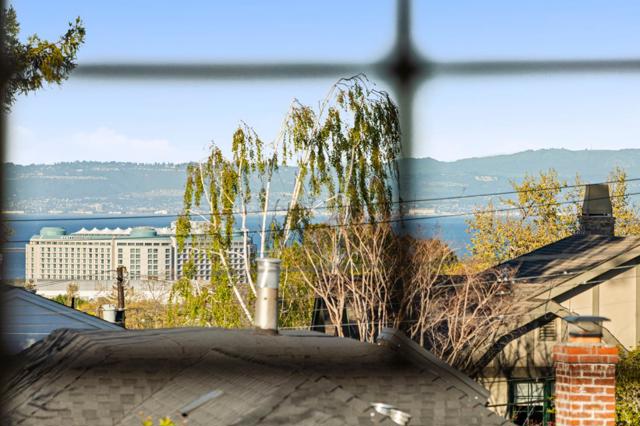 1425 Benito Avenue, Burlingame CA: https://media.crmls.org/mediaz/2ee2285c-8fd6-4838-a049-60b10c9f6b17.jpg