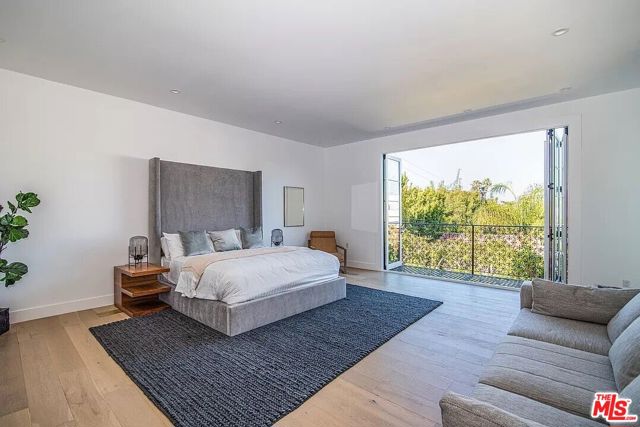 12509 W Sunset Boulevard, Los Angeles CA: https://media.crmls.org/mediaz/2ee24da8-28be-4a86-8306-a821924907ea.jpg