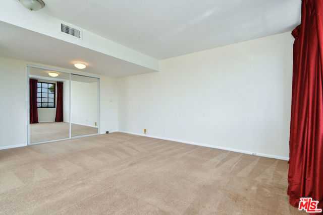 3682 Berry Drive, Studio City CA: https://media.crmls.org/mediaz/2ee31d5d-dd04-4c59-8162-448ad8a0dc32.jpg