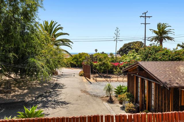 1567 Crest Drive, Encinitas CA: https://media.crmls.org/mediaz/2ee4f283-befa-4a3e-ae1a-6f1c30f87644.jpg
