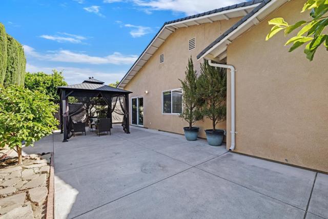 43270 Newport, Fremont CA: https://media.crmls.org/mediaz/2ee50c69-a4fa-4f4d-9e8c-cd201e94b150.jpg