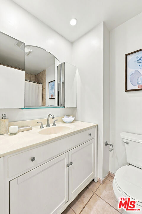 7742 Redlands Street, D2052 photo 38