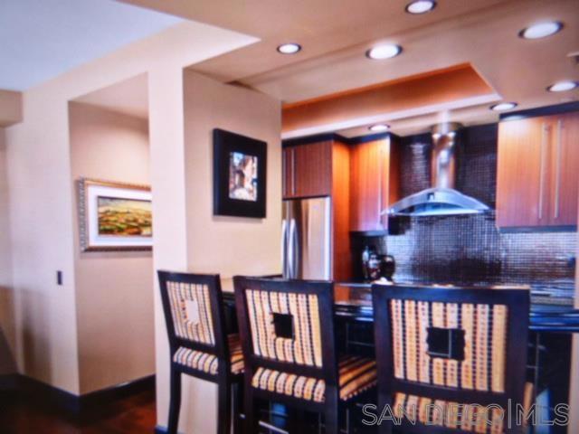100 Harbor Dr, San Diego CA: https://media.crmls.org/mediaz/2ee62f4f-d16a-4a40-9f14-7d8516565bc8.jpg