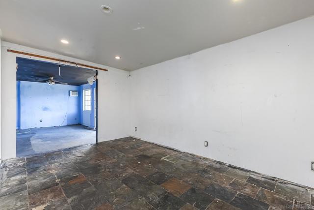 4539 Gila Ave, San Diego CA: https://media.crmls.org/mediaz/2ee6bc32-874f-4ba7-9343-821121ab072a.jpg