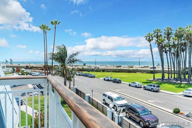 24 Montego Court, Coronado CA: https://media.crmls.org/mediaz/2ee74df2-8fd8-4634-9d85-de44346f663d.jpg