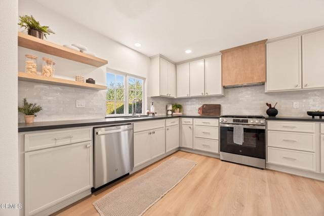 111 Donnick Avenue, Thousand Oaks CA: https://media.crmls.org/mediaz/2ee78308-cc0a-4795-83e9-f5339e014d3b.jpg