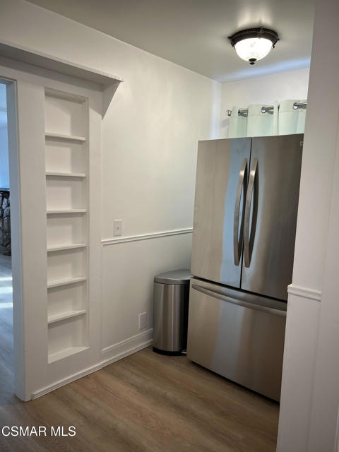 4049 Colonial Avenue, Los Angeles CA: https://media.crmls.org/mediaz/2ee85ecd-9ae3-4019-86a4-f3af6d660d3e.jpg