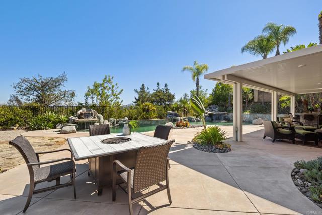 Detail Gallery Image 38 of 62 For 2216 Blossom Hill Ln, Escondido,  CA 92029 - 5 Beds | 4/1 Baths