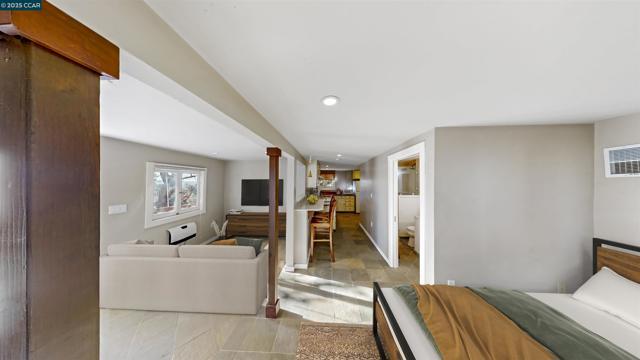5716 Merriewood Drive, Oakland CA: https://media.crmls.org/mediaz/2ee8df4b-666d-4293-abbb-d14d08b67376.jpg