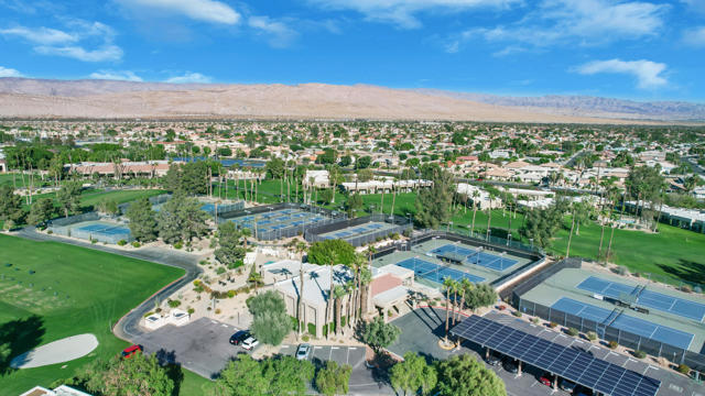 Image 36 of 48 For 67252 Zuni Court