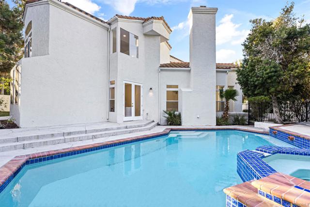 4943 Marin Dr, Oceanside CA: https://media.crmls.org/mediaz/2ee9582b-d5b1-49ef-acd3-cb76671f3955.jpg