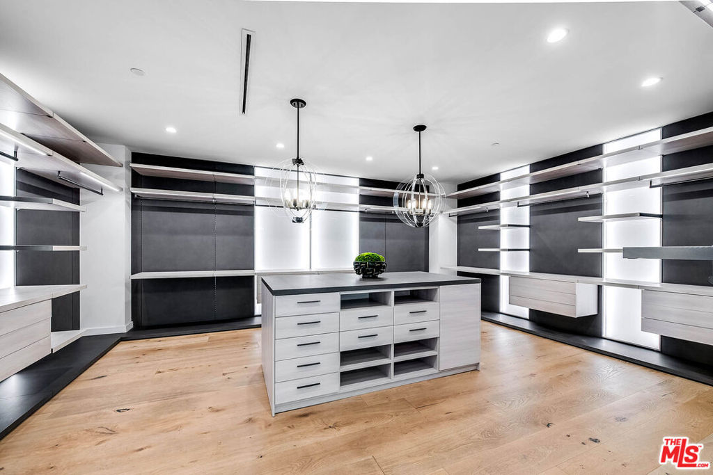MLS #26862733 image #32