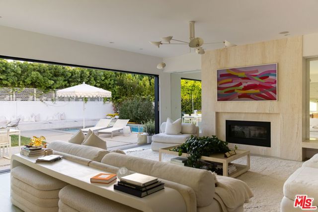 3525 Barry Avenue, Los Angeles CA: https://media.crmls.org/mediaz/2ee9a6fb-e2d7-405b-a6ba-f85c07036eec.jpg
