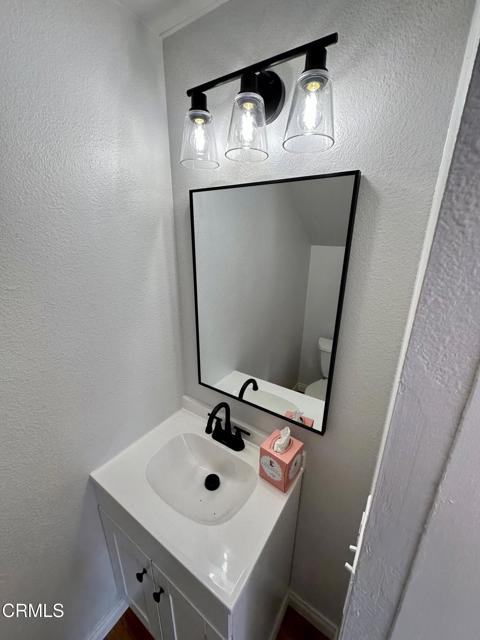 Detail Gallery Image 3 of 12 For 310 W Simpson St, Ventura,  CA 93001 - 2 Beds | 1/1 Baths