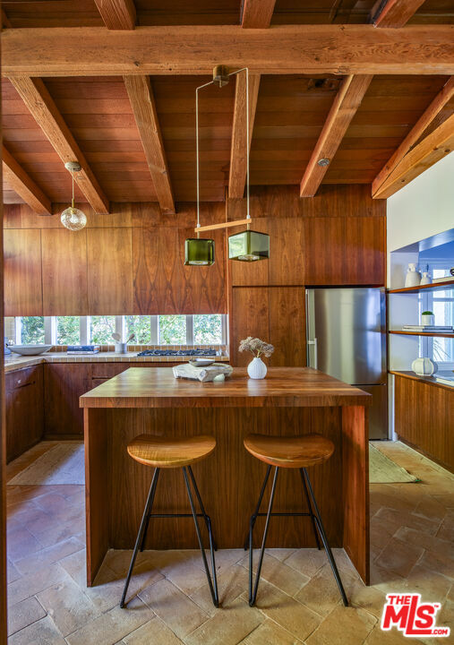 8027 Willow Glen Road, Los Angeles CA: https://media.crmls.org/mediaz/2ee9e51a-043f-452a-b504-ccdab680199c.jpg