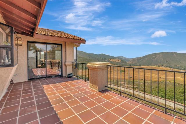 Detail Gallery Image 24 of 35 For 2702 Country Club Dr, Escondido,  CA 92029 - 4 Beds | 3 Baths