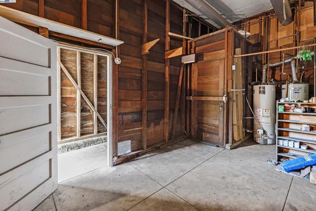4134 Fulton St, San Francisco CA: https://media.crmls.org/mediaz/2eea0ff9-be86-42b0-83ee-39ad4f53895c.jpg