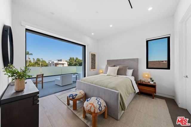 5 Bed Home for Sale in Los Angeles, California