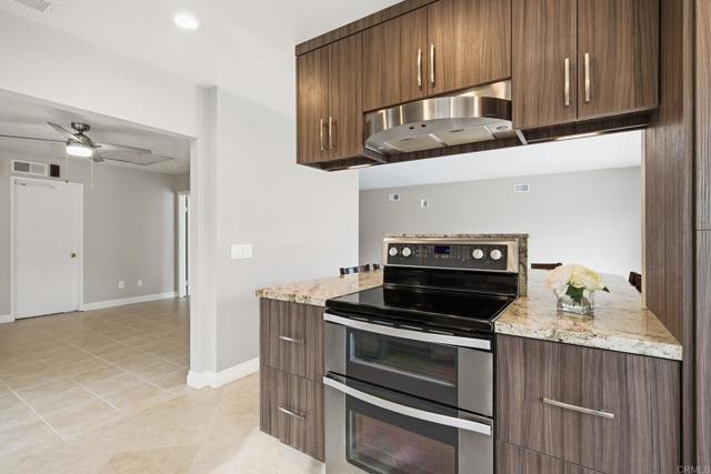 Detail Gallery Image 17 of 44 For 1711 Oak Hill Dr, Escondido,  CA 92027 - 4 Beds | 2 Baths