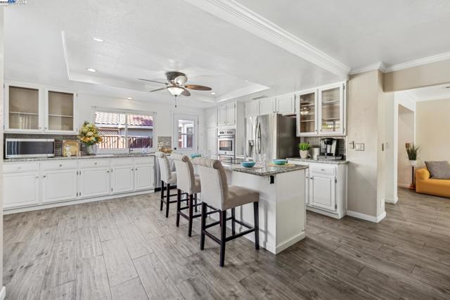 1005 Wood Thrush Ln, Tracy CA: https://media.crmls.org/mediaz/2eead40b-f867-45f8-8988-464f2952b7a6.jpg