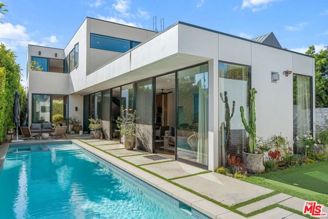 1102 Amoroso Place, Venice CA: https://media.crmls.org/mediaz/2eebc0c7-3509-4bea-9c0e-3c83554eeece.jpg