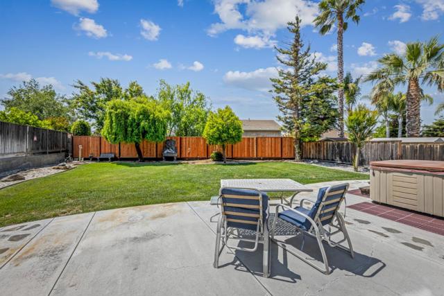 1660 Mimosa Street, Hollister CA: https://media.crmls.org/mediaz/2eebcf21-5d9e-44c8-a603-692a5e071c0e.jpg
