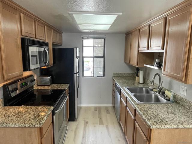 15078 Avenida Venusto, San Diego CA: https://media.crmls.org/mediaz/2eece916-cd83-4d76-a245-47ebbe851c15.jpg