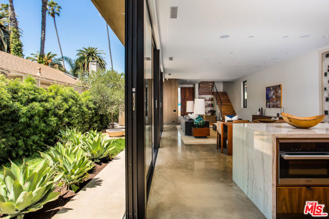848 Milwood Avenue, Venice CA: https://media.crmls.org/mediaz/2eecf176-2952-41a1-8570-bcdbd058de37.jpg