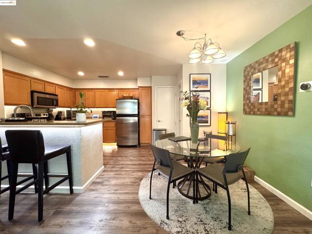 2915 N Texas St, Fairfield CA: https://media.crmls.org/mediaz/2eecf5c0-bc72-4284-a6f7-3eaa08f3f6a6.jpg