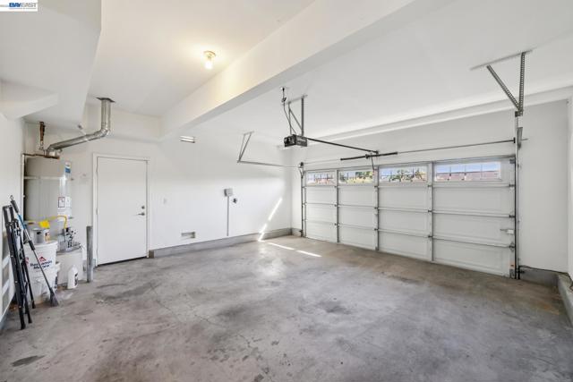 220 Hollister Avenue, Alameda CA: https://media.crmls.org/mediaz/2eed8c0c-41f6-4677-92f6-70152e8e23d7.jpg