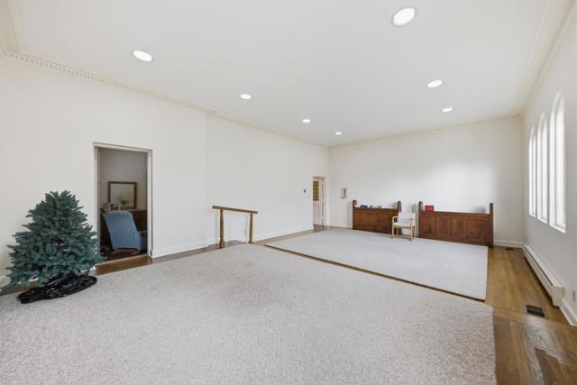 3900 Balboa Street, San Francisco CA: https://media.crmls.org/mediaz/2eee29d0-6383-4300-9116-79cc189688c4.jpg