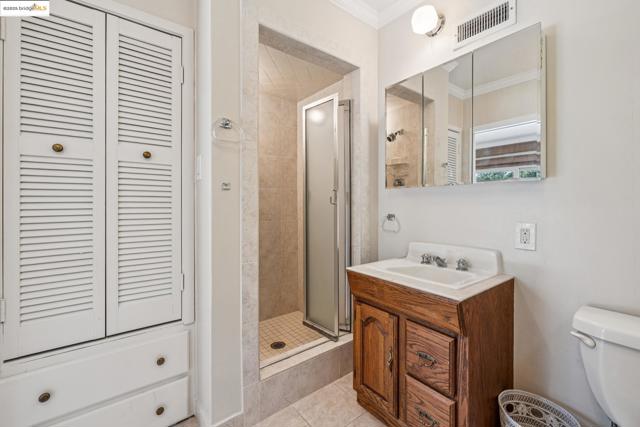5201 Alhambra Valley Rd, Martinez CA: https://media.crmls.org/mediaz/2eee2da3-4254-45c7-89c9-56ad67379e6b.jpg