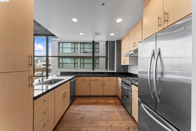Image 6 of 27 For 311 2nd St  516
