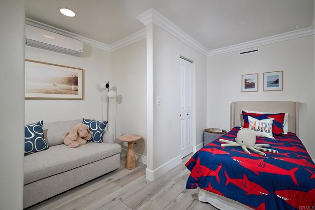 435 S Sierra Avenue, Solana Beach CA: https://media.crmls.org/mediaz/2eeea2cb-7aa9-4914-abac-f18773e693b4.jpg